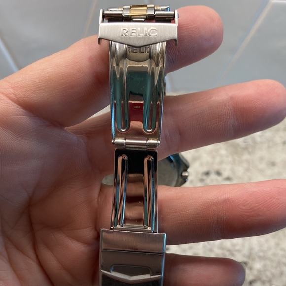 UEC Relic WET by Fossil men's watch two tone band with green face - Picture 6 of 11